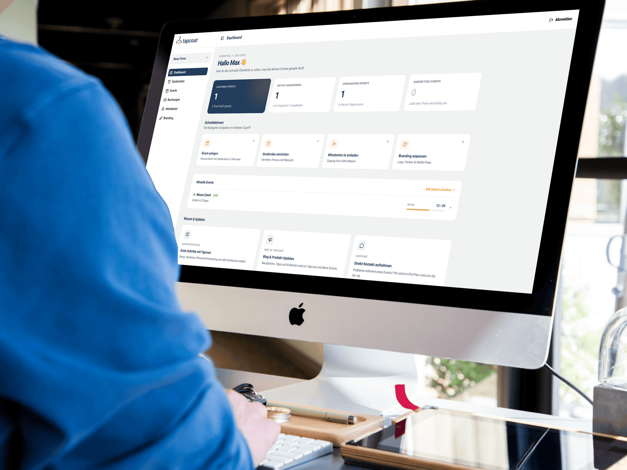 Tapcoat Dashboard für Digilate Garderobe auf iMac Bildschirm im Büro